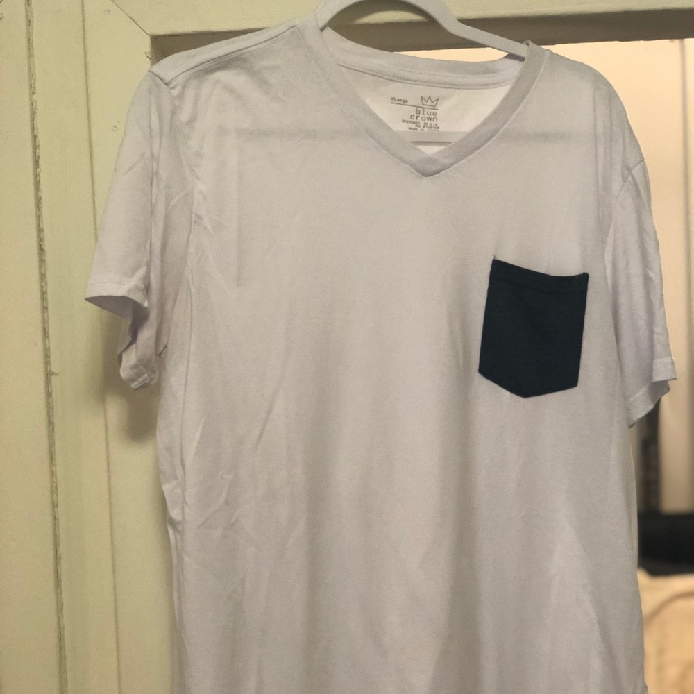 Blue Crowne Men’s XL tee with solid blue pocket